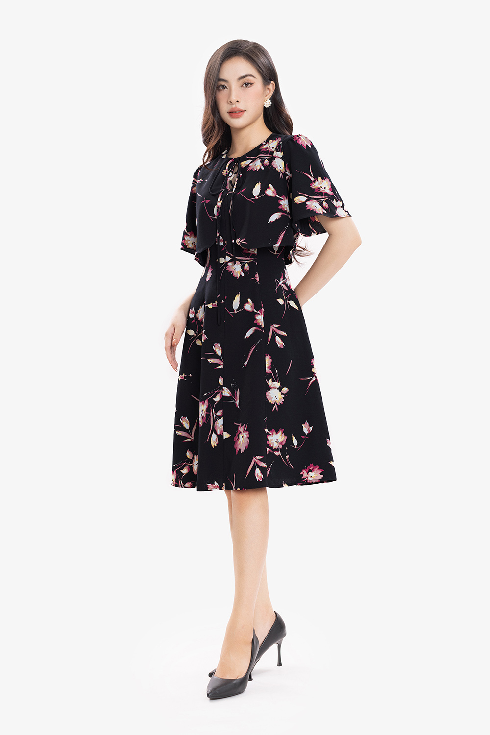 Đầm xòe hoa công sở phối áo khoác