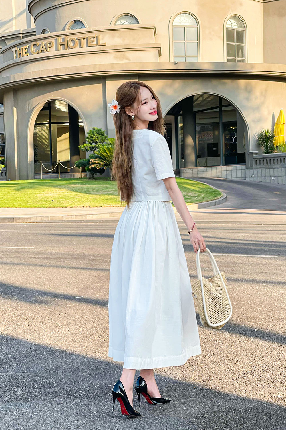 Chân váy xòe midi linen màu trắng