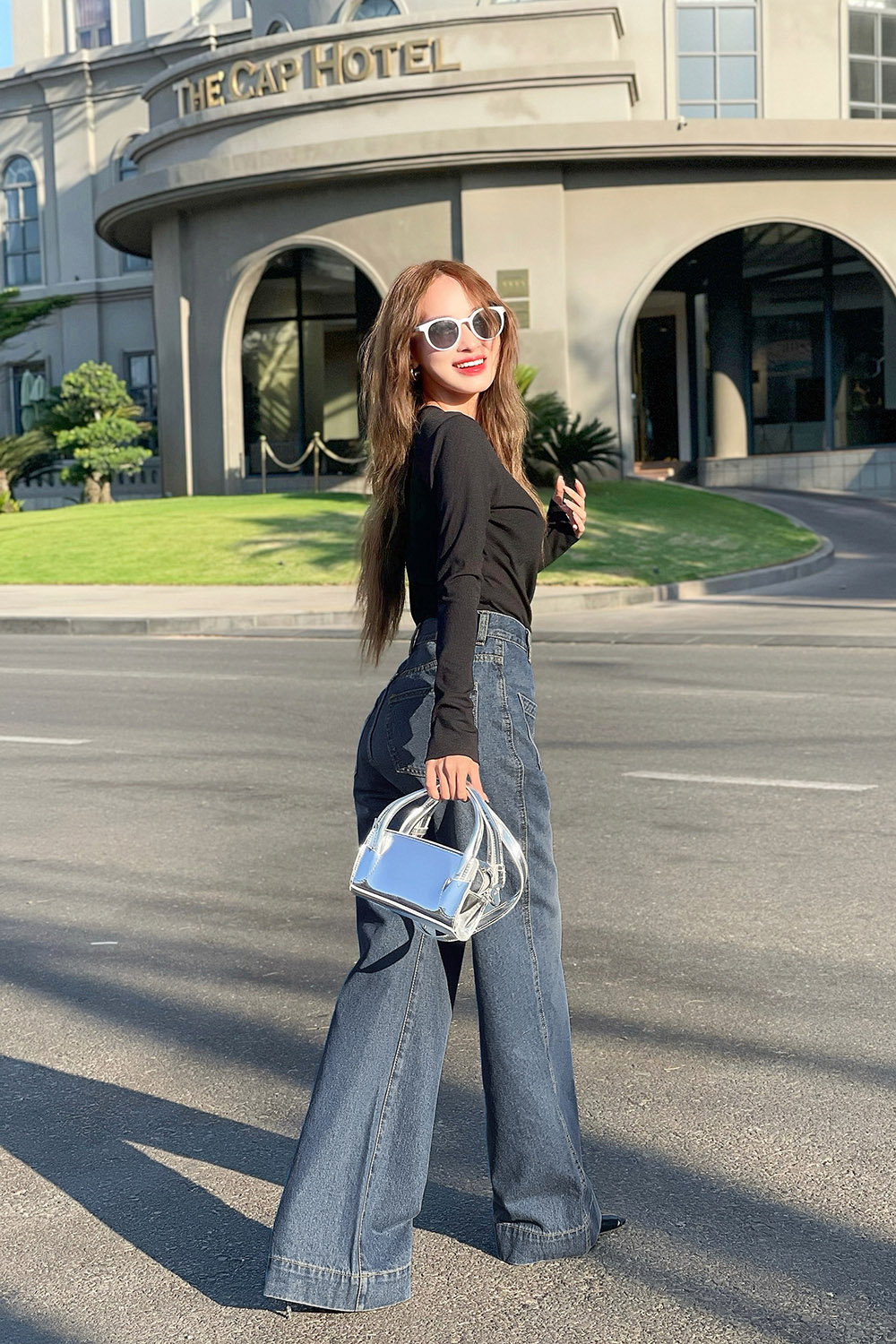 Quần jeans nữ ống suông phối túi