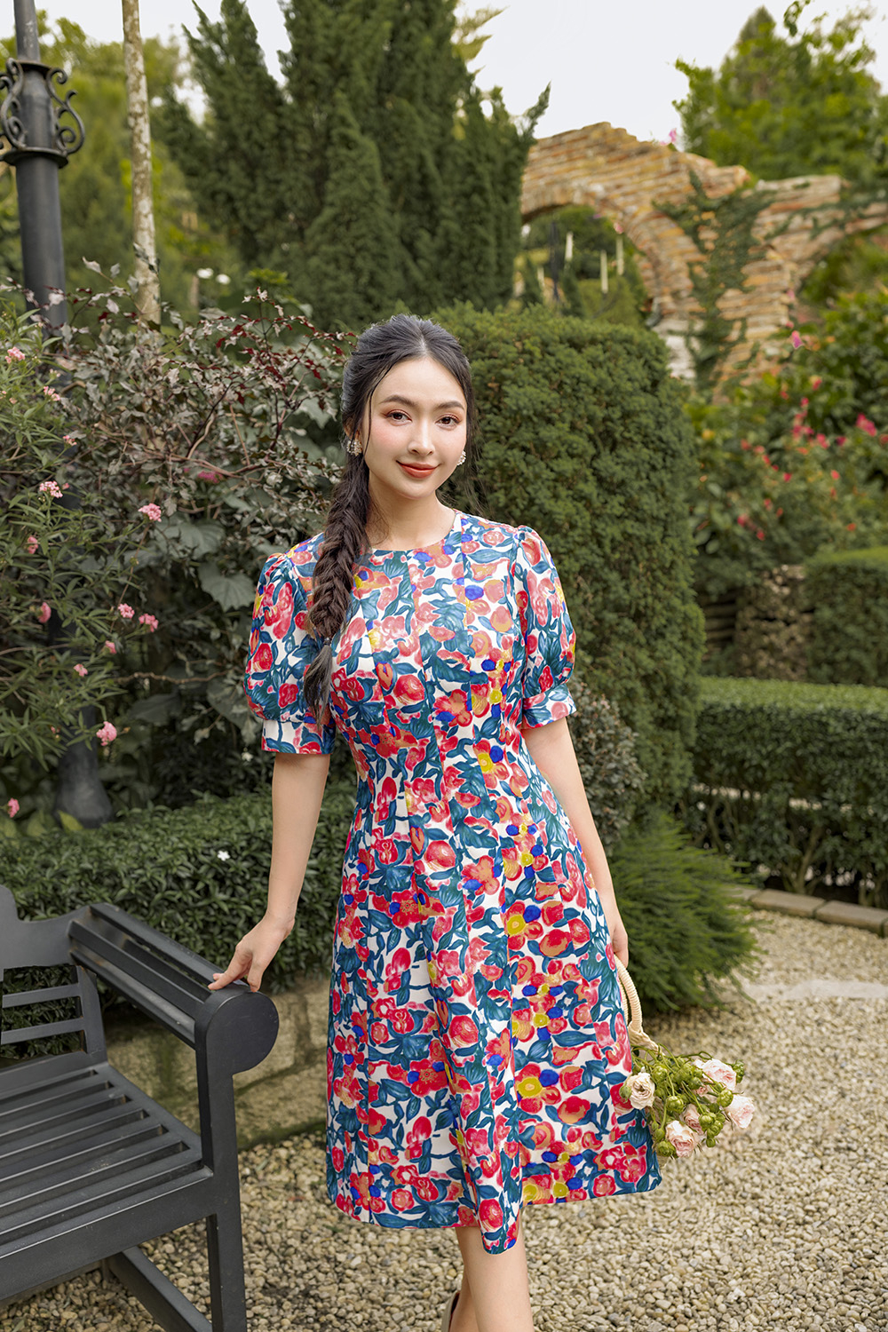Đầm xòe họa tiết hoa tay phồng