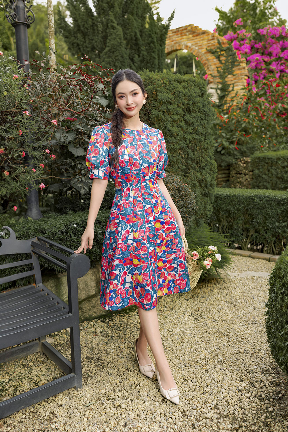 Đầm xòe họa tiết hoa tay phồng