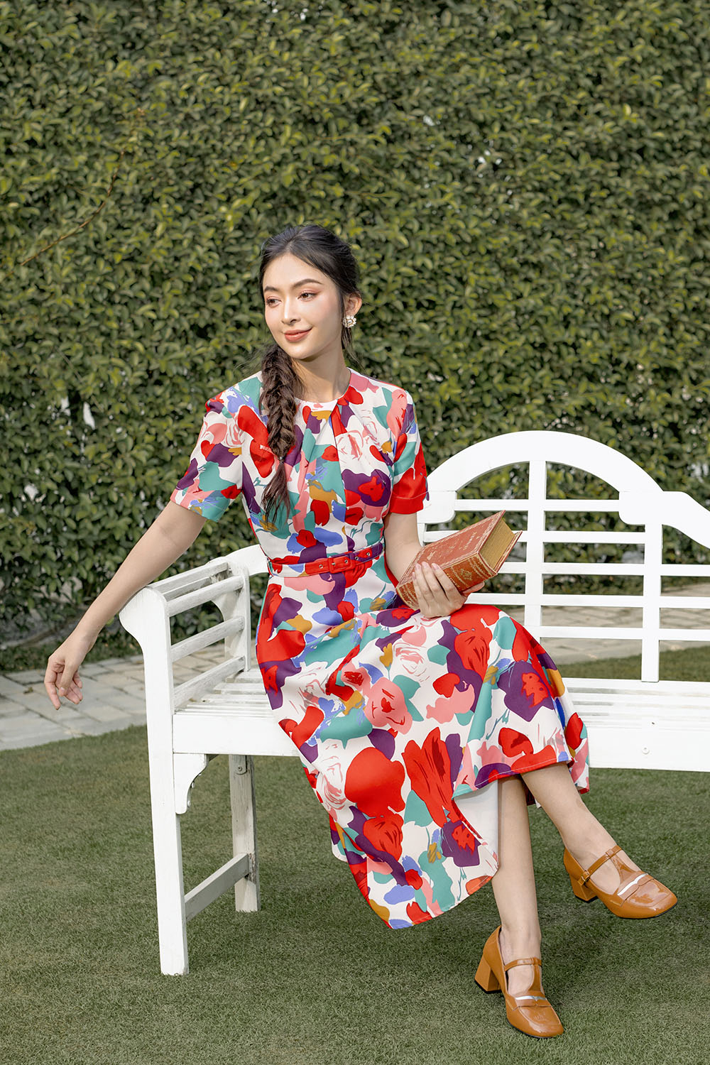 Đầm họa tiết dáng xòe dài kèm thắt eo