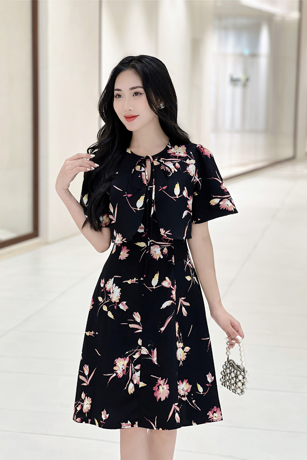 Đầm xòe hoa công sở phối áo khoác