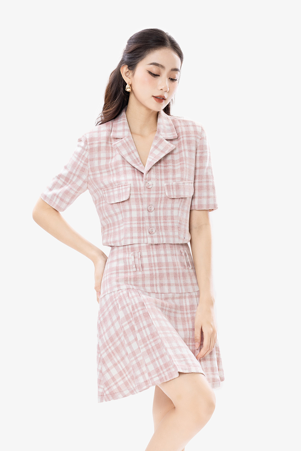 Áo kiểu caro hồng dáng ngắn cổ đan tông