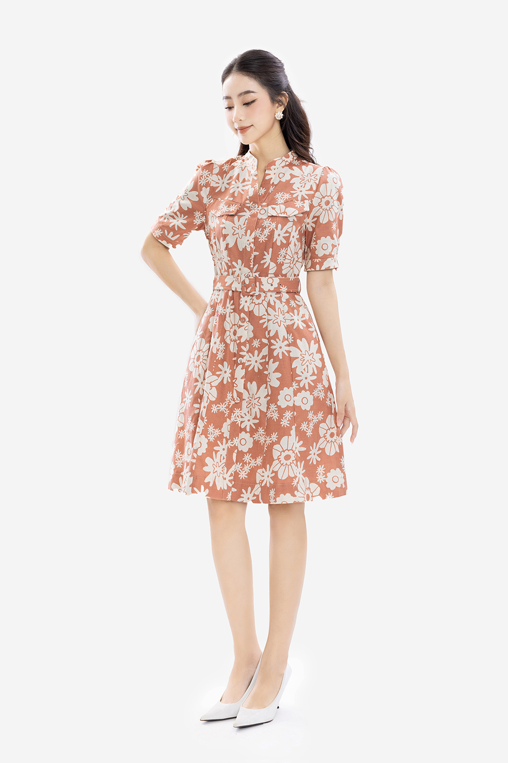 Đầm xòe họa tiết hoa kèm belt