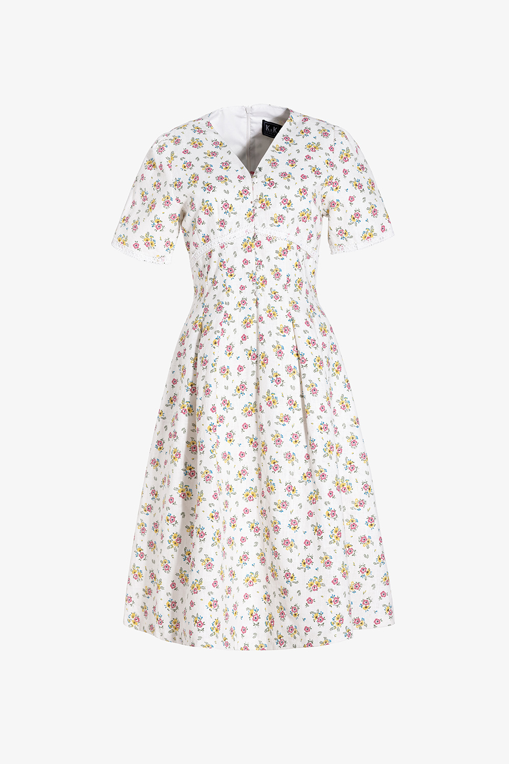 Đầm xòe hoa nhí viền đăng ten