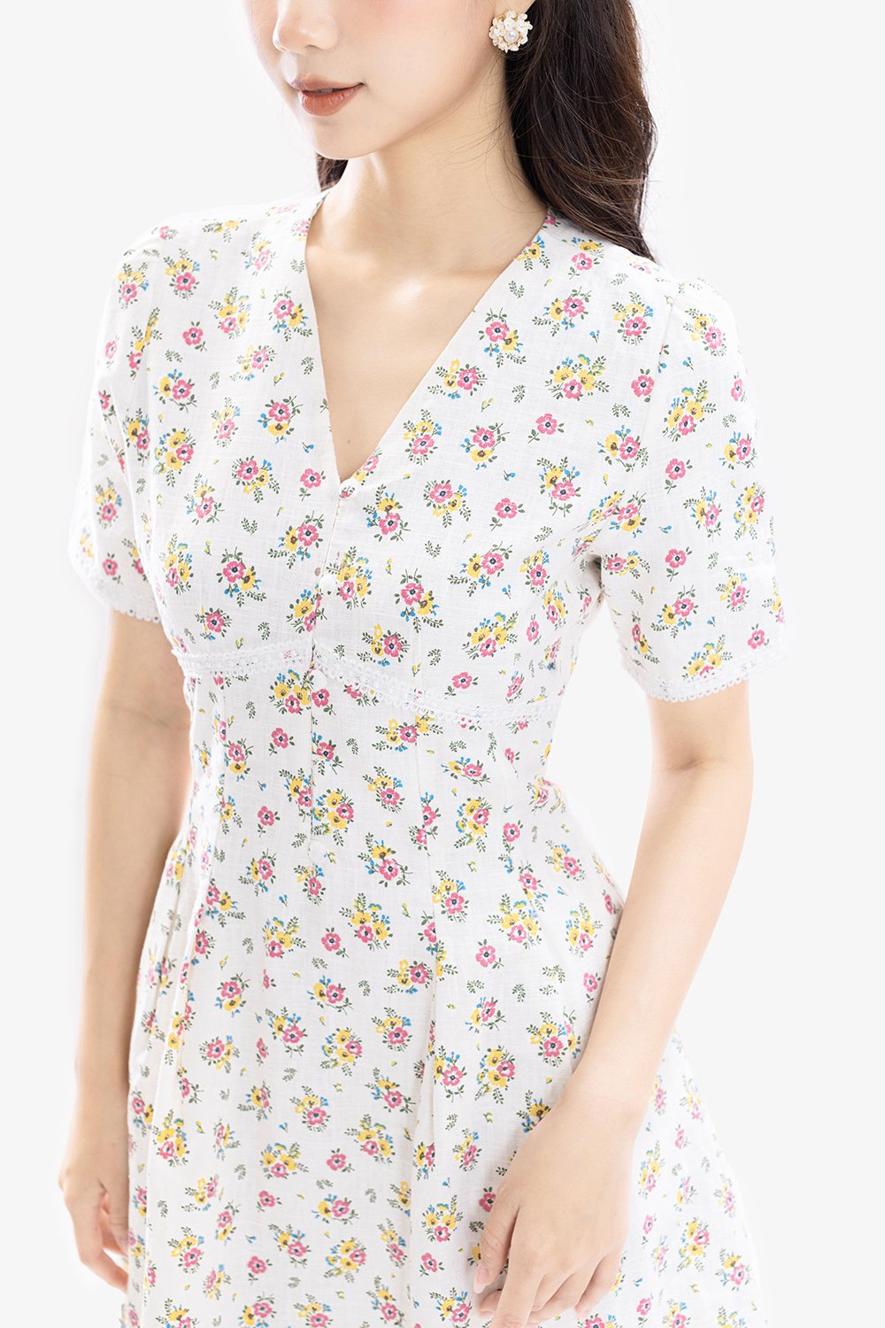 Đầm xòe hoa nhí viền đăng ten