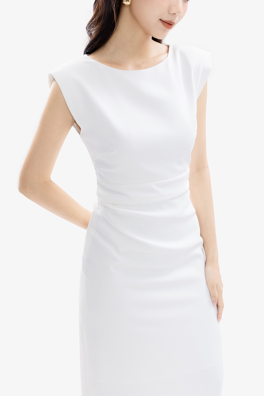 Đầm trắng dáng ôm dài nhún eo