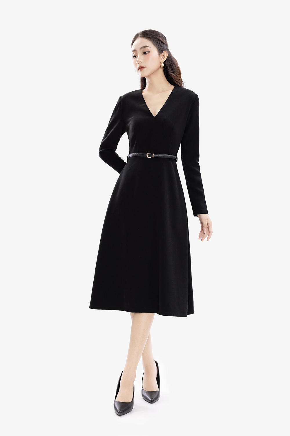 Đầm xòe midi màu đen cổ V tay dài