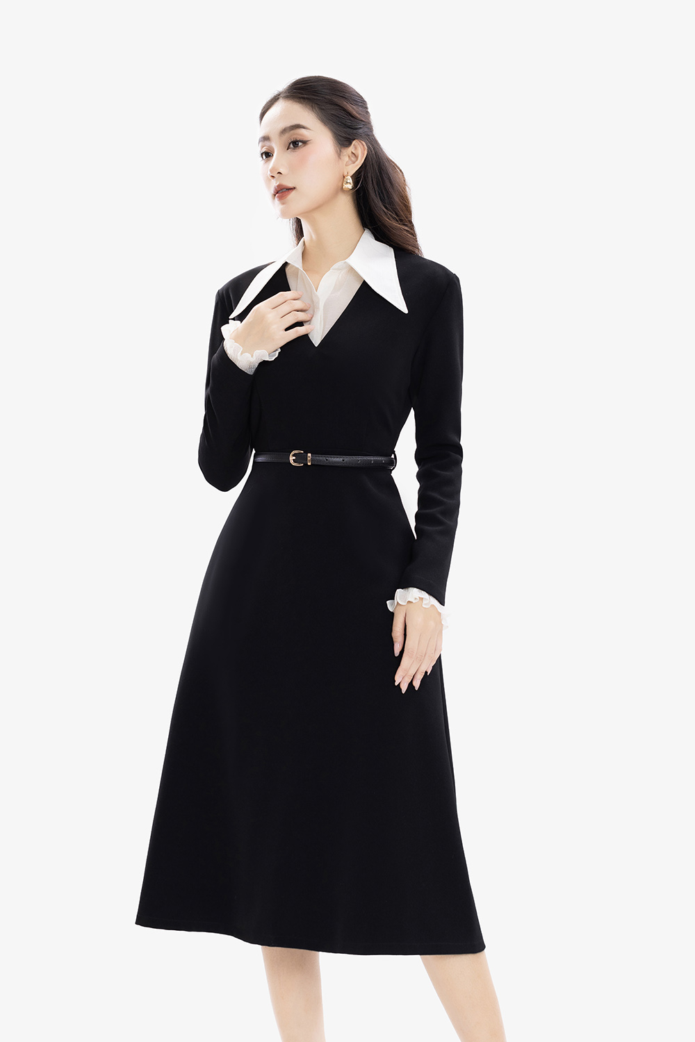 Đầm xòe midi màu đen cổ V tay dài