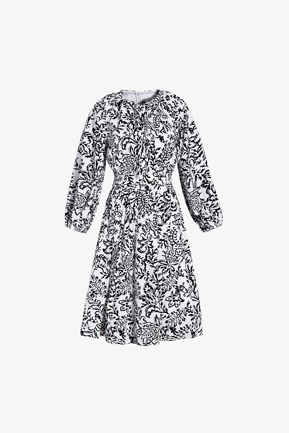 Đầm xòe họa tiết trắng đen tay dài