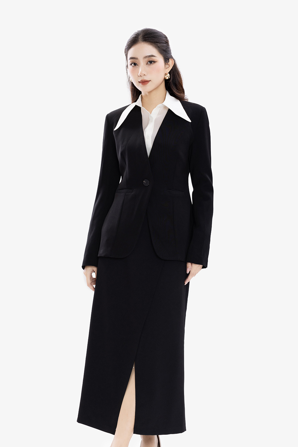 Chân váy đen dáng dài xẻ tà