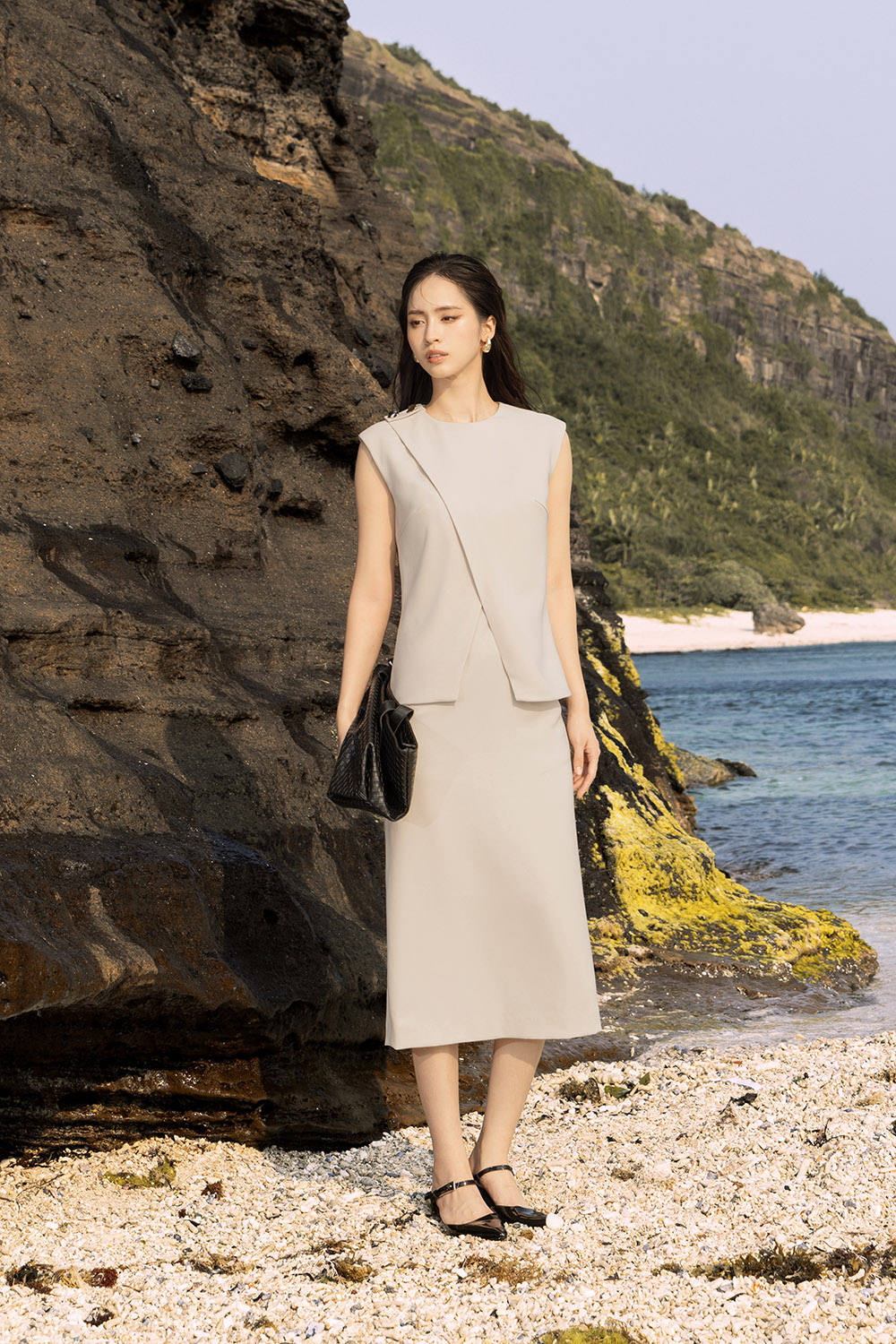 Đầm công sở dáng ôm thân áo đắp chéo