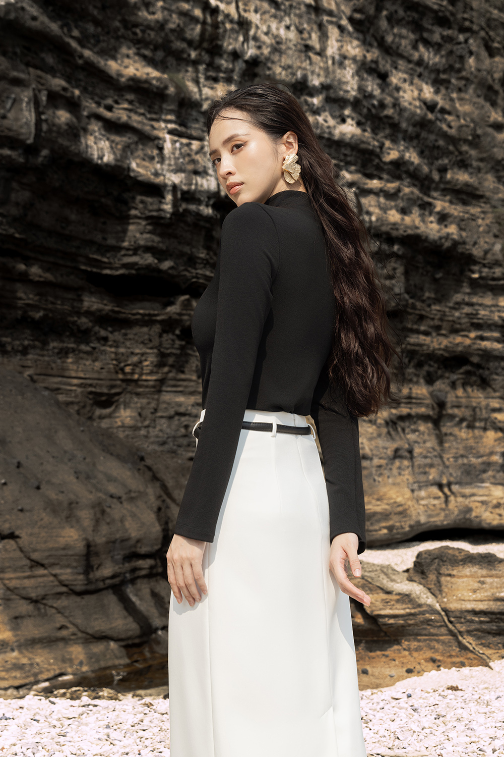 Chân váy bút chì dáng dài màu trắng