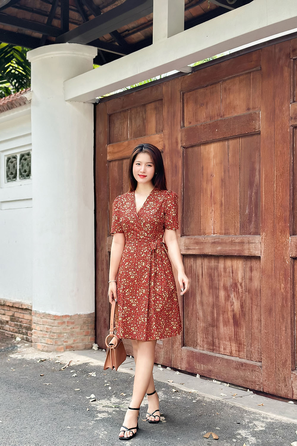 Đầm xòe chữ A cổ V eo phối nơ