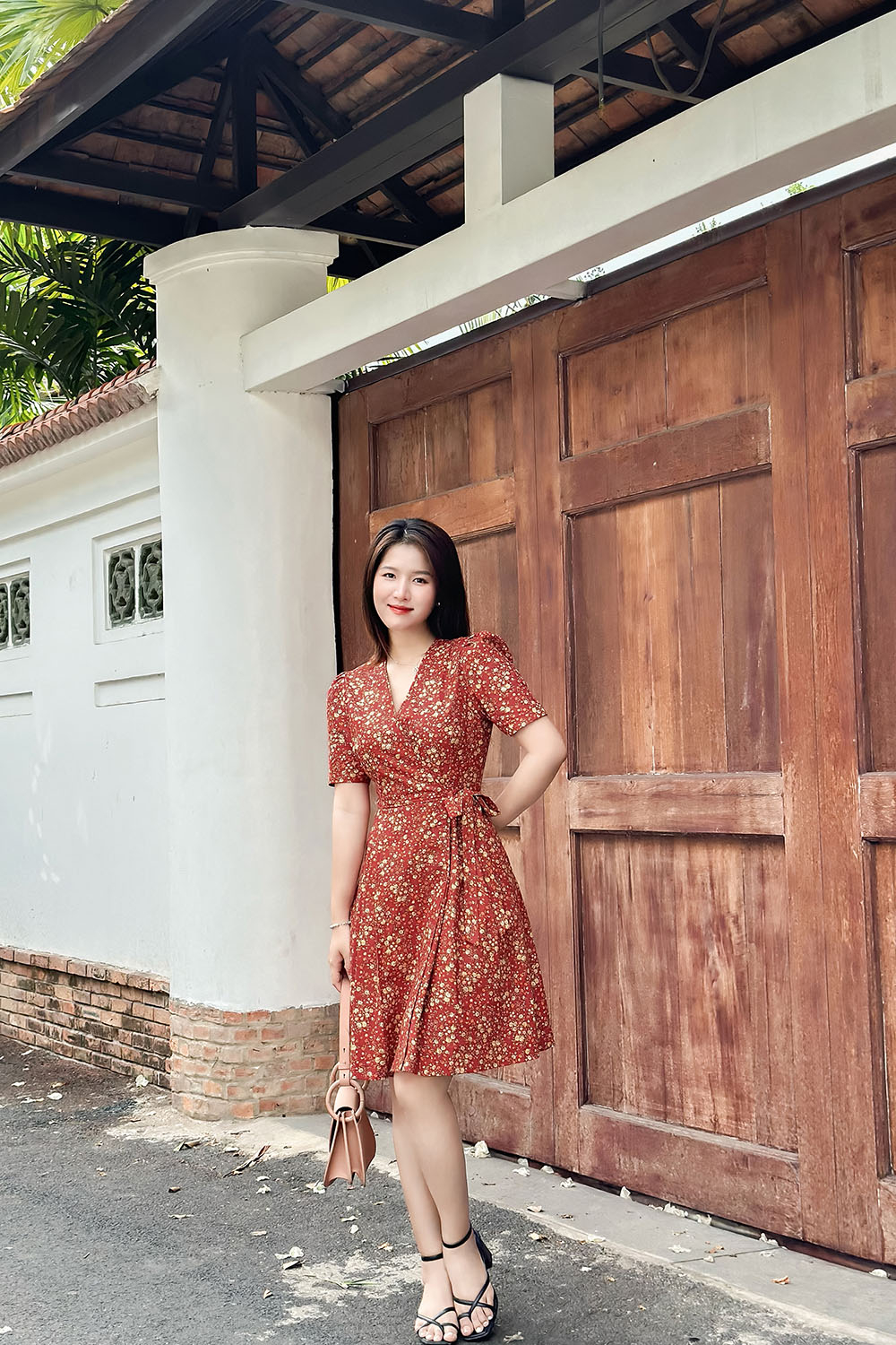 Đầm xòe chữ A cổ V eo phối nơ