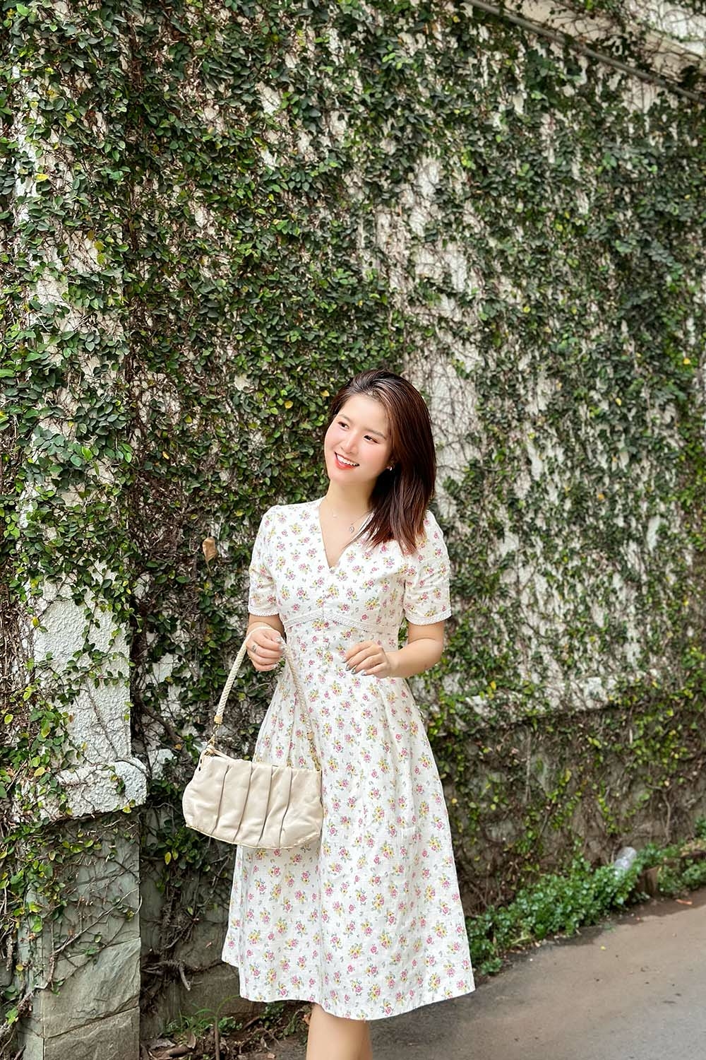 Đầm xòe hoa nhí viền đăng ten