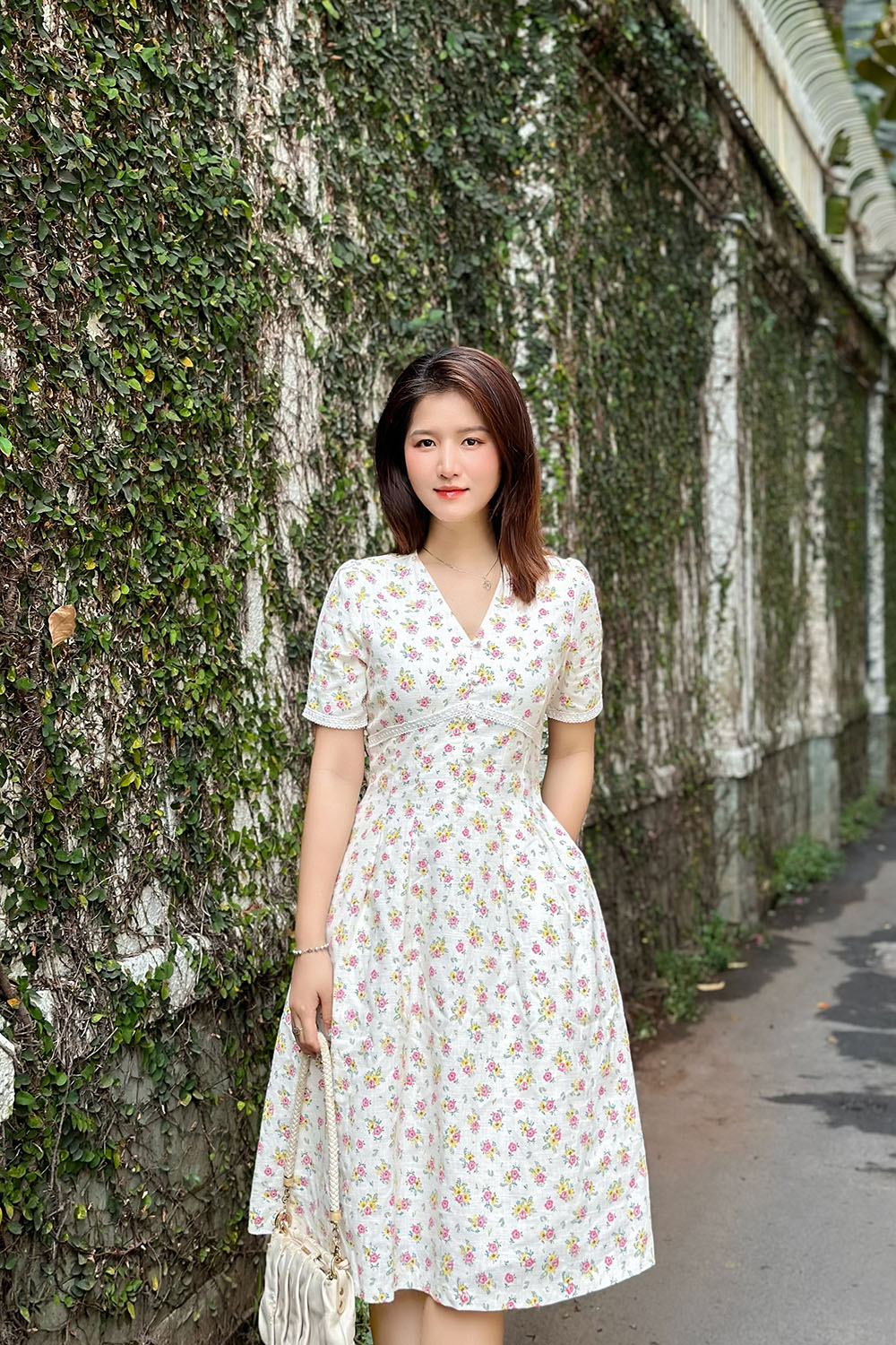 Đầm xòe hoa nhí viền đăng ten