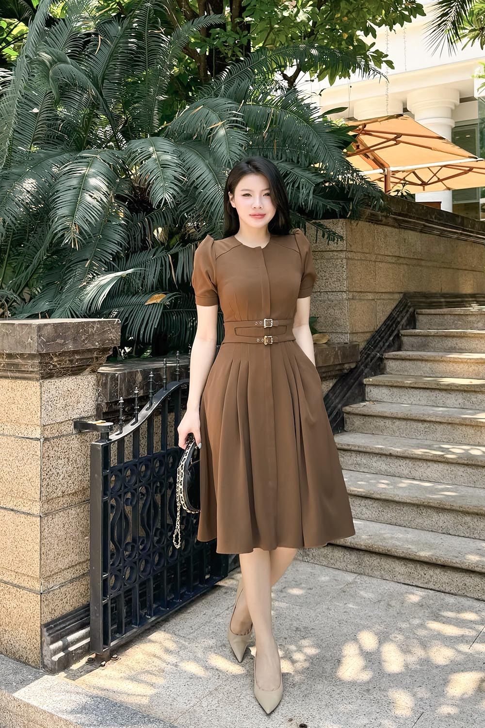 Đầm nâu công sở dáng xòe xếp ly phối đai eo