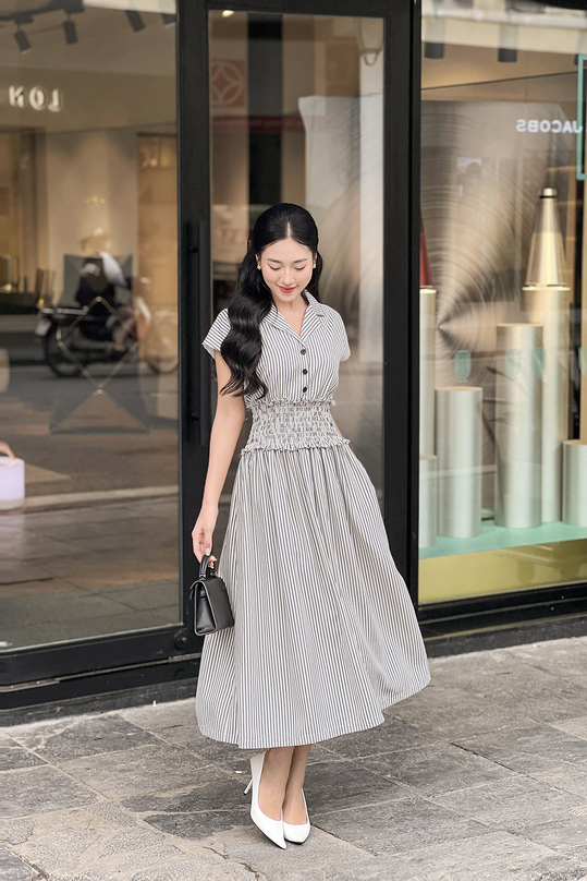 Đầm dáng xòe xếp ly eo họa tiết kẻ sọc KK168-25