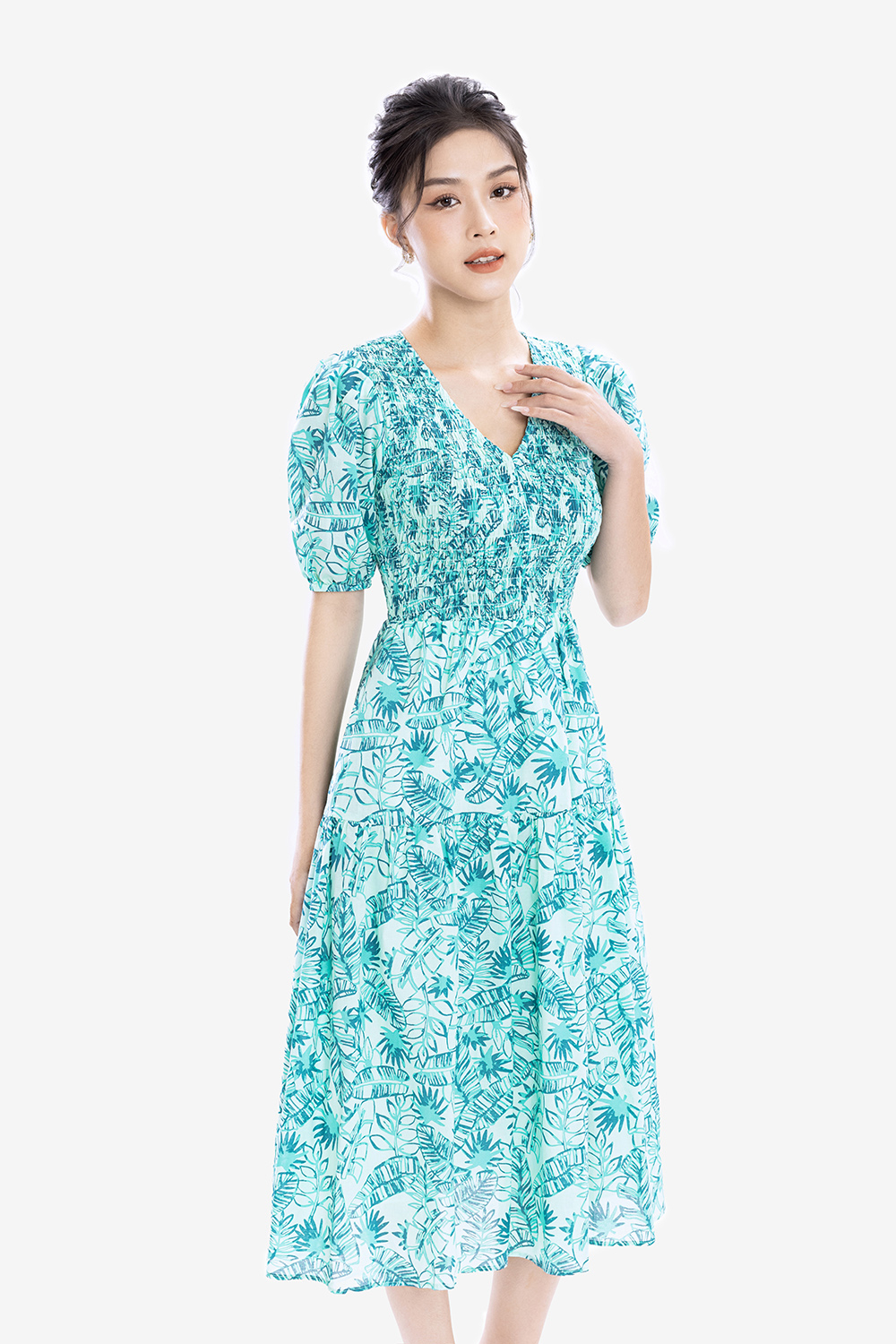 Đầm xòe họa tiết dáng dài cổ V