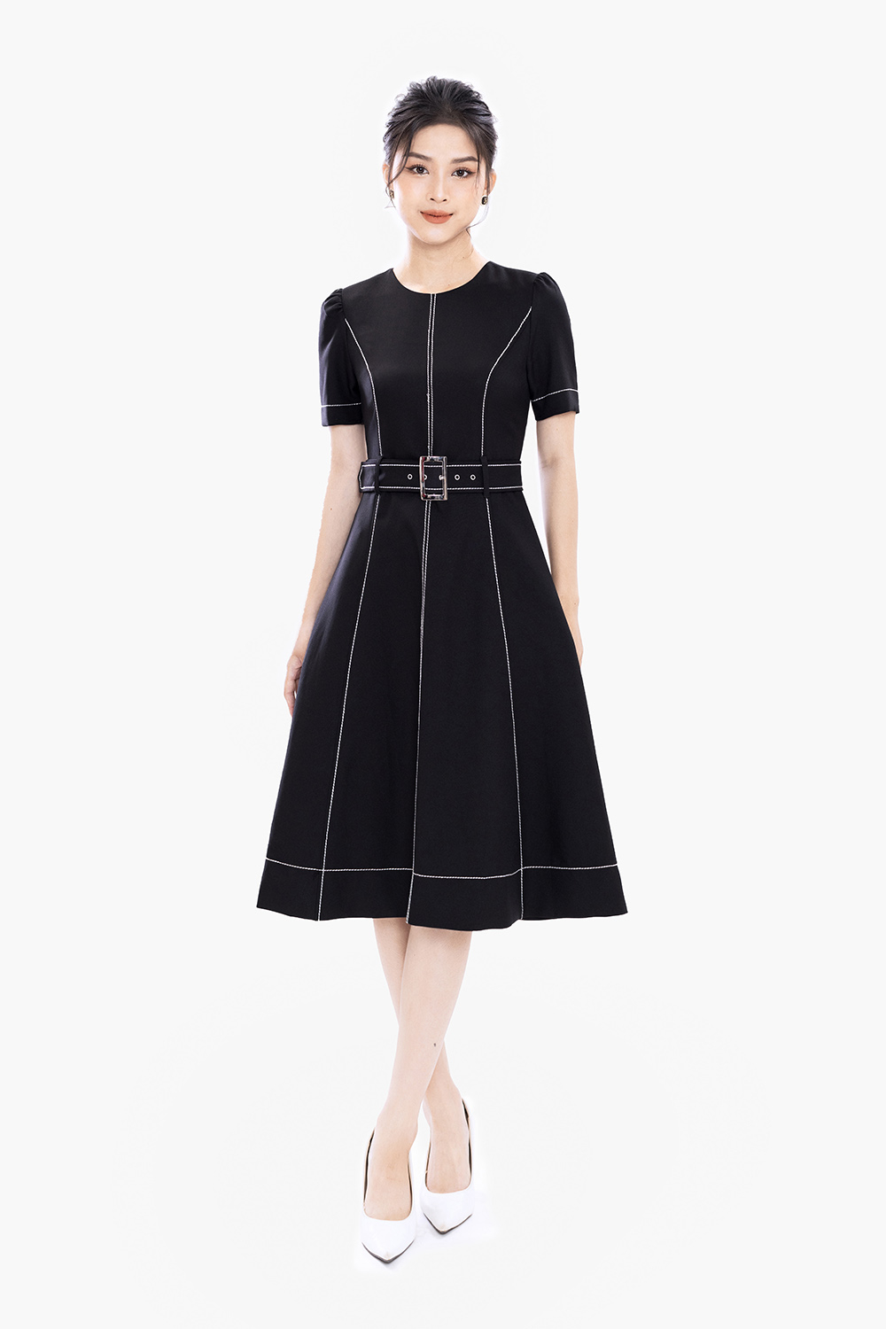 Đầm đen công sở chữ A xòe phối viền chỉ