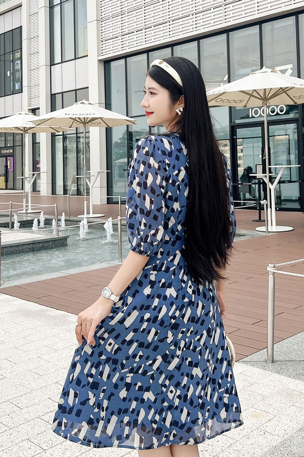 Đầm voan xanh họa tiết dáng chữ A xòe