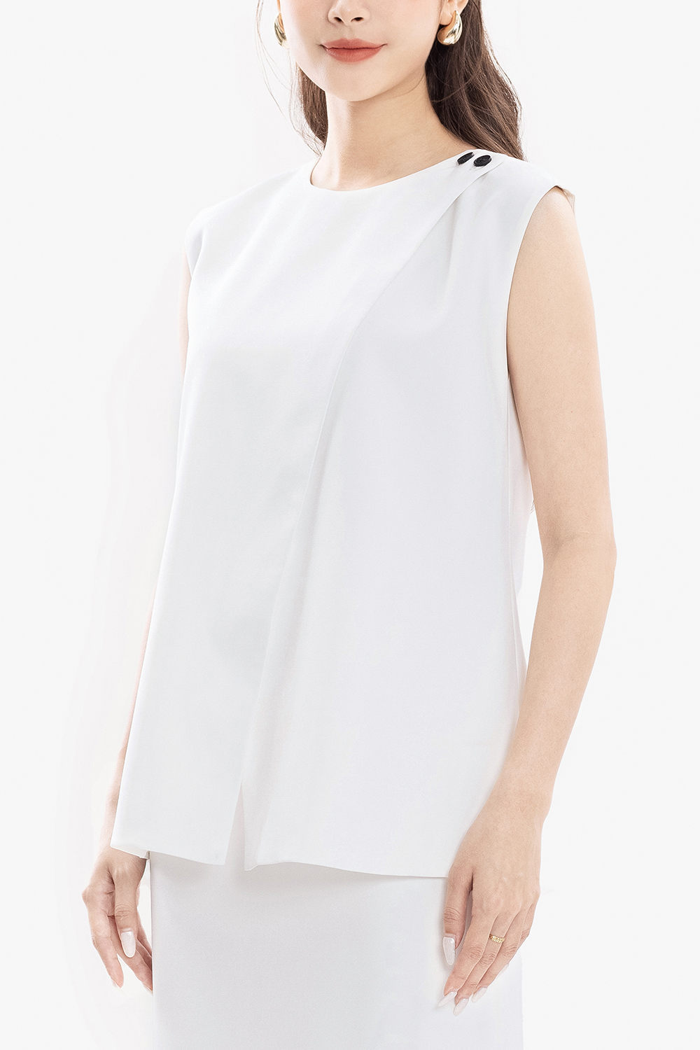 Áo kiểu công sở không tay màu trắng