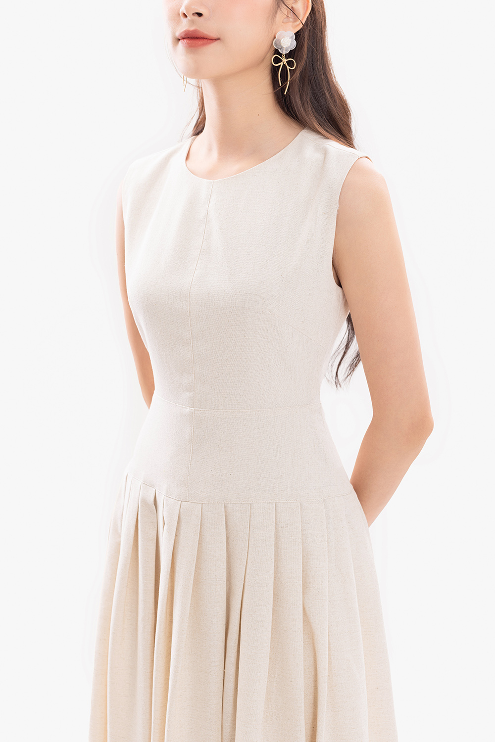 Đầm xòe xếp ly dáng dài sát nách