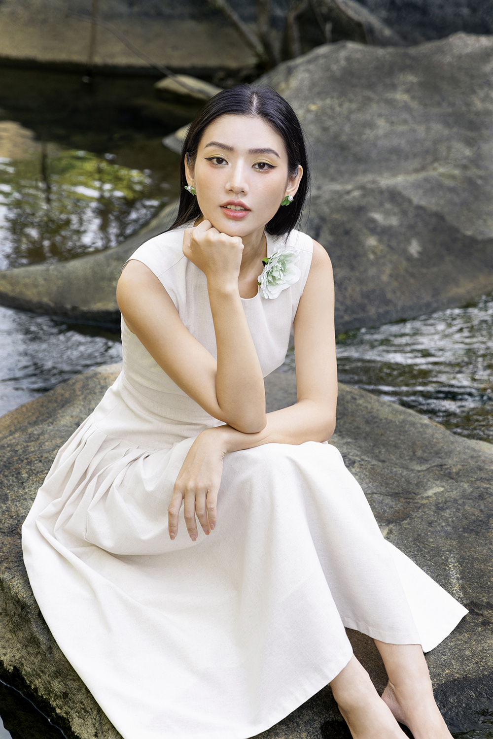 Đầm xòe xếp ly dáng dài sát nách