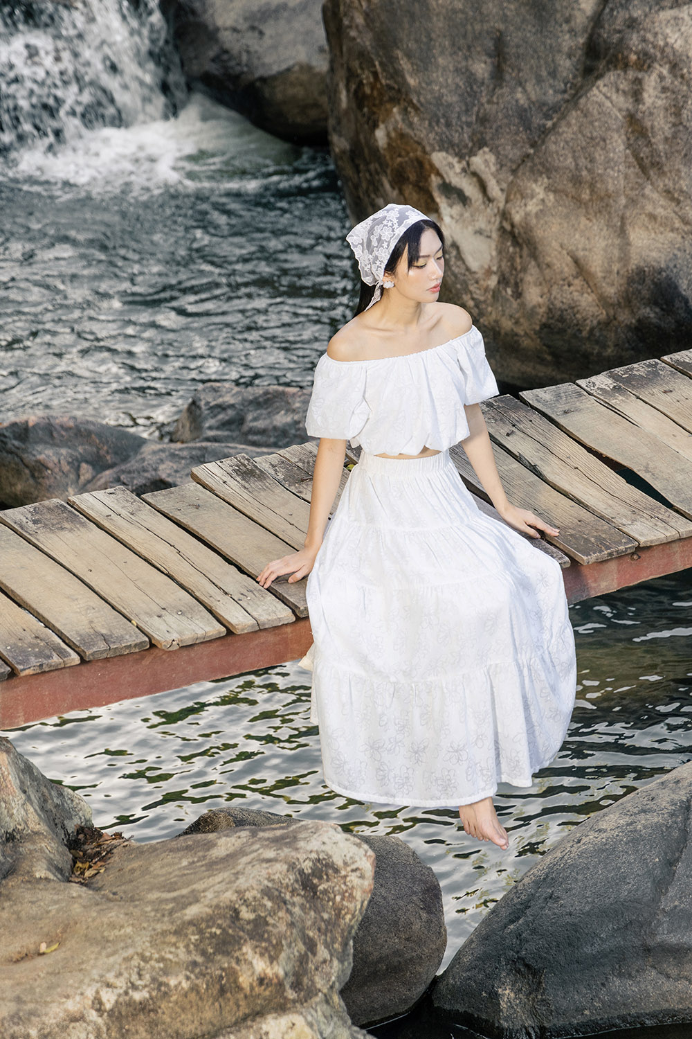 Áo kiểu croptop bẹt vai tay phồng ASM19-20