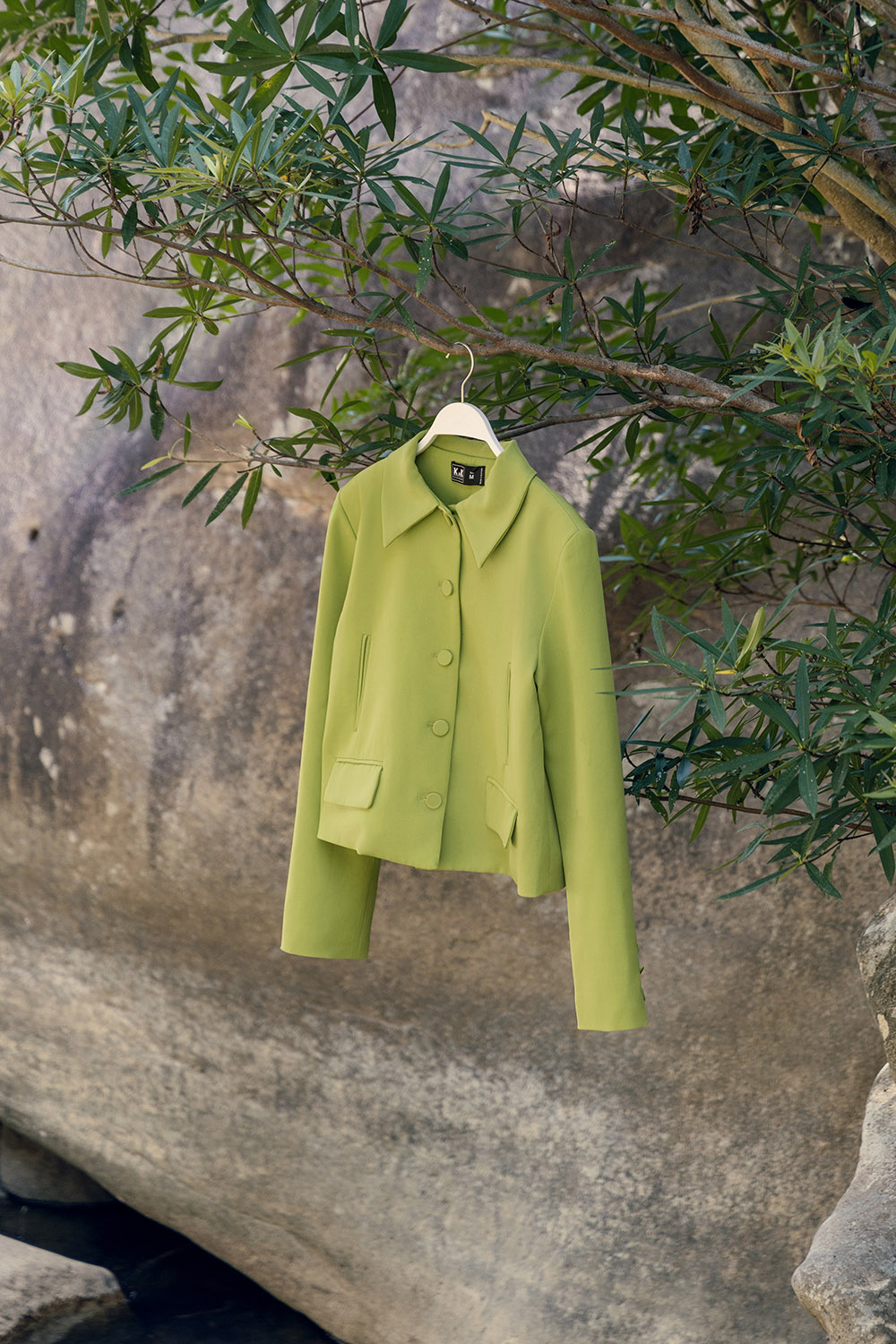 Áo khoác nữ màu xanh dáng suông tay dài