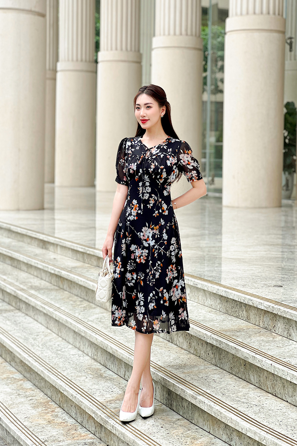 Đầm đen họa tiết hoa dáng xòe KK169-02