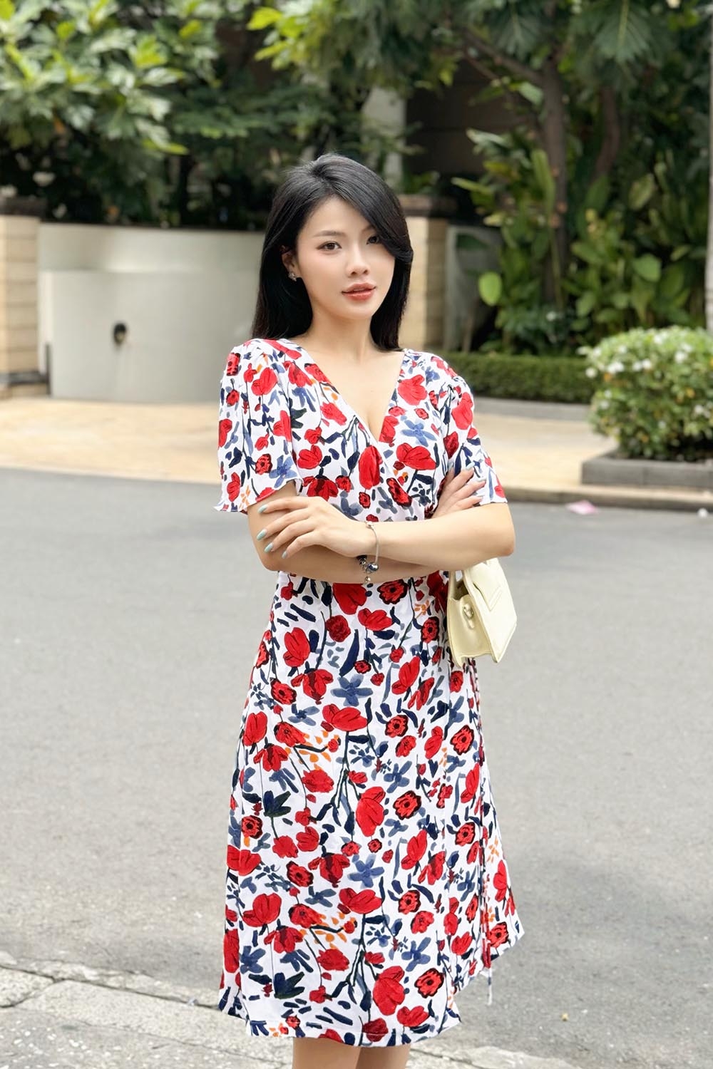 Đầm wrap dress họa tiết hoa eo thắt nơ