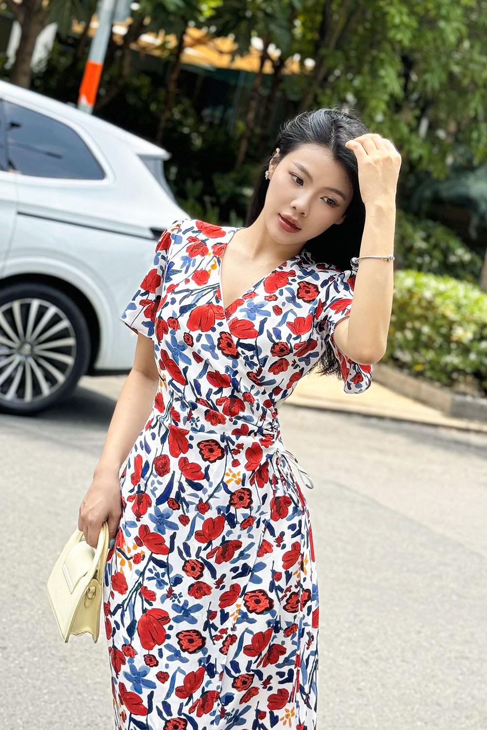 Đầm wrap dress họa tiết hoa eo thắt nơ