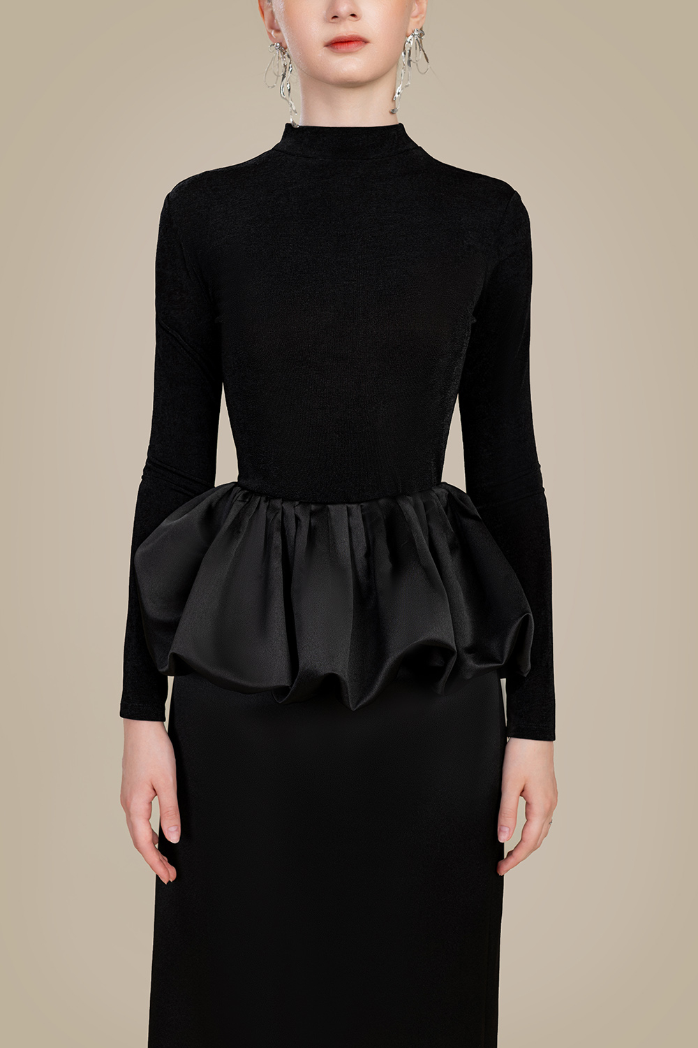 Chân váy lụa dáng dài peplum màu đen