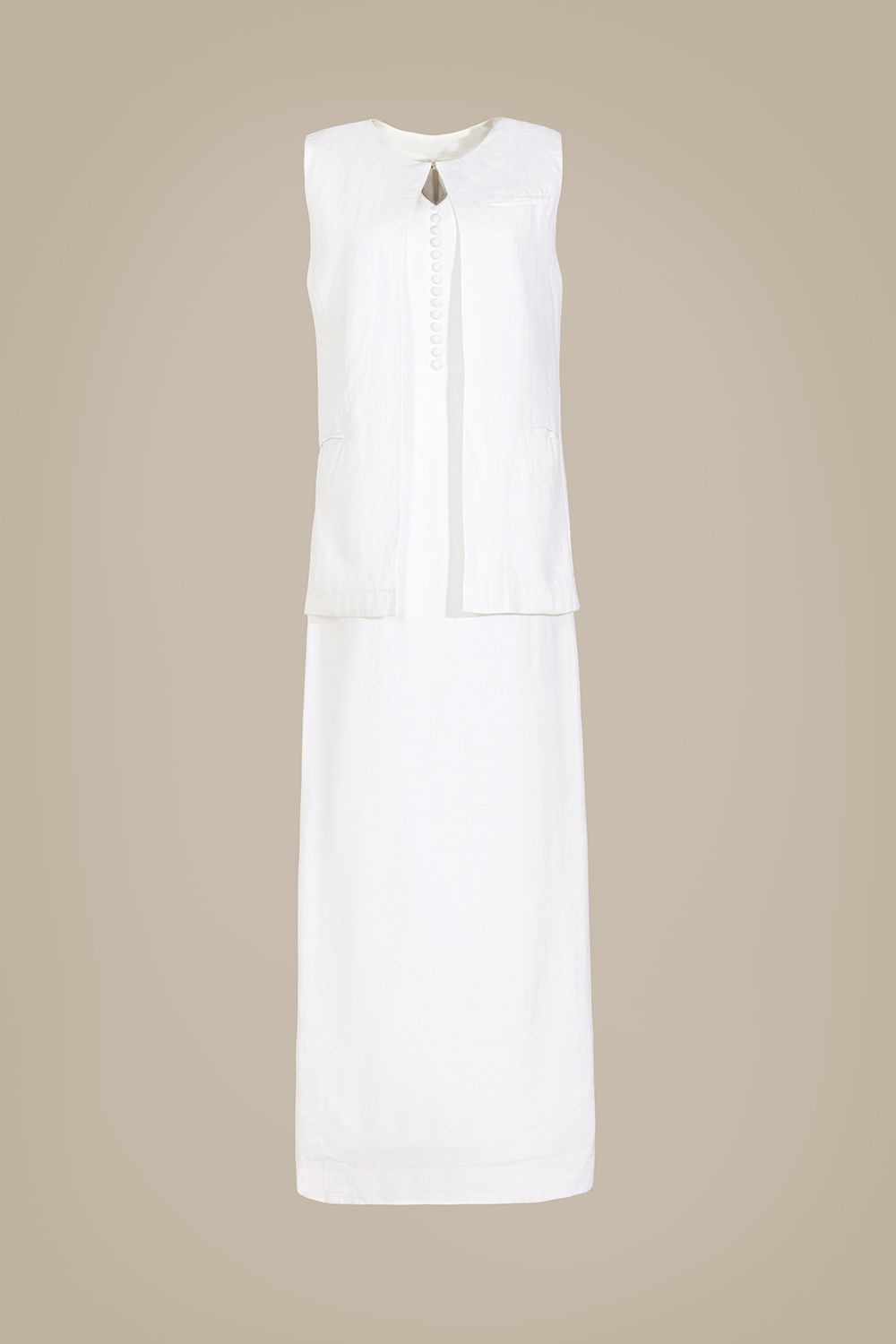 Đầm trắng dáng dài đính nút phối áo khoác