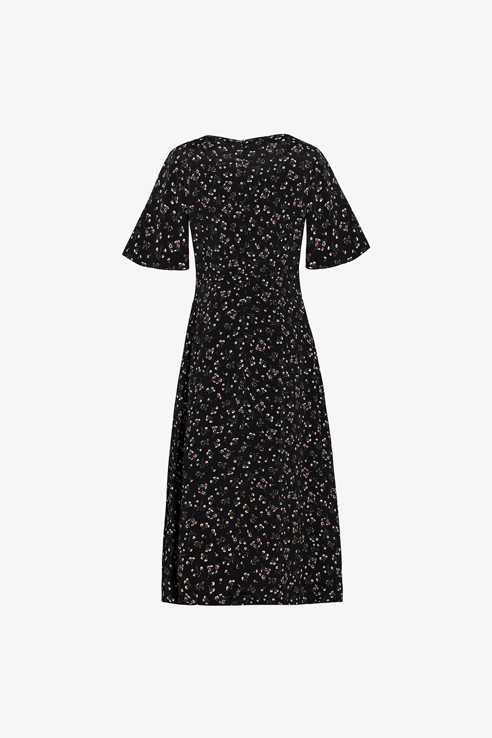 Đầm xòe hoa nhí cổ V nhấn ngực