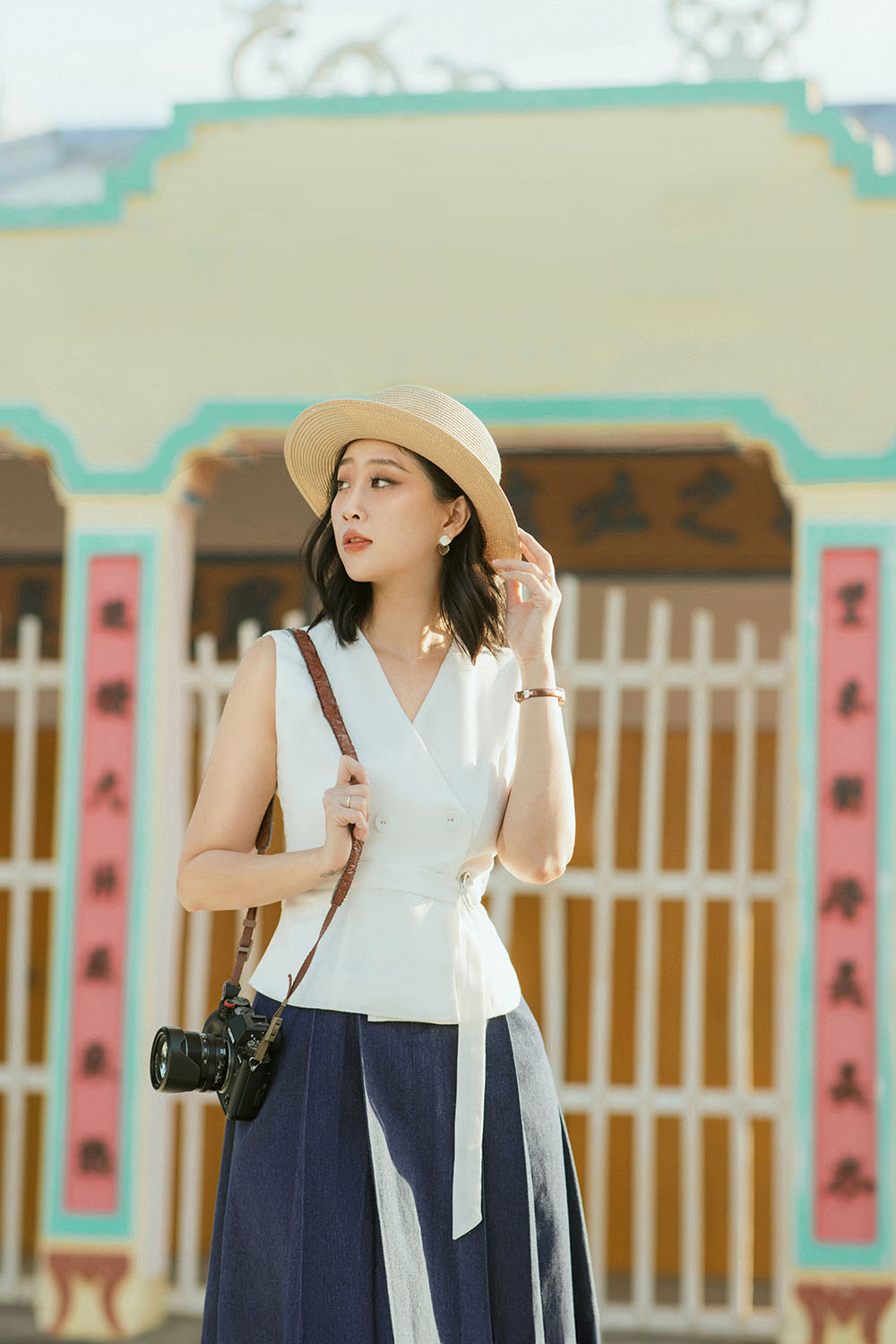 Áo gile trắng công sở kèm belt ASM19-17