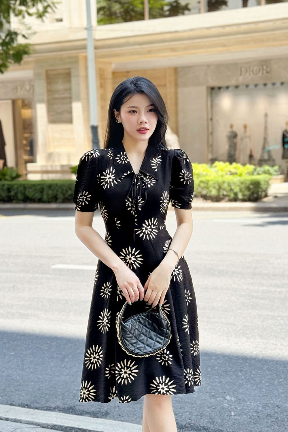 Đầm đen xòe cho người mập họa tiết hoa cổ sen KK168-39