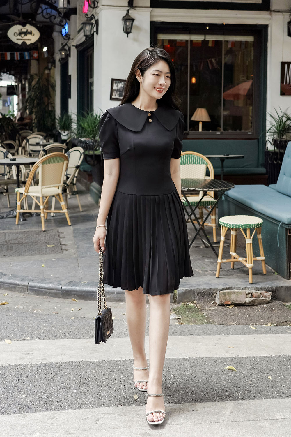 Đầm đen công sở dáng xòe xếp ly cổ sen KK169-11