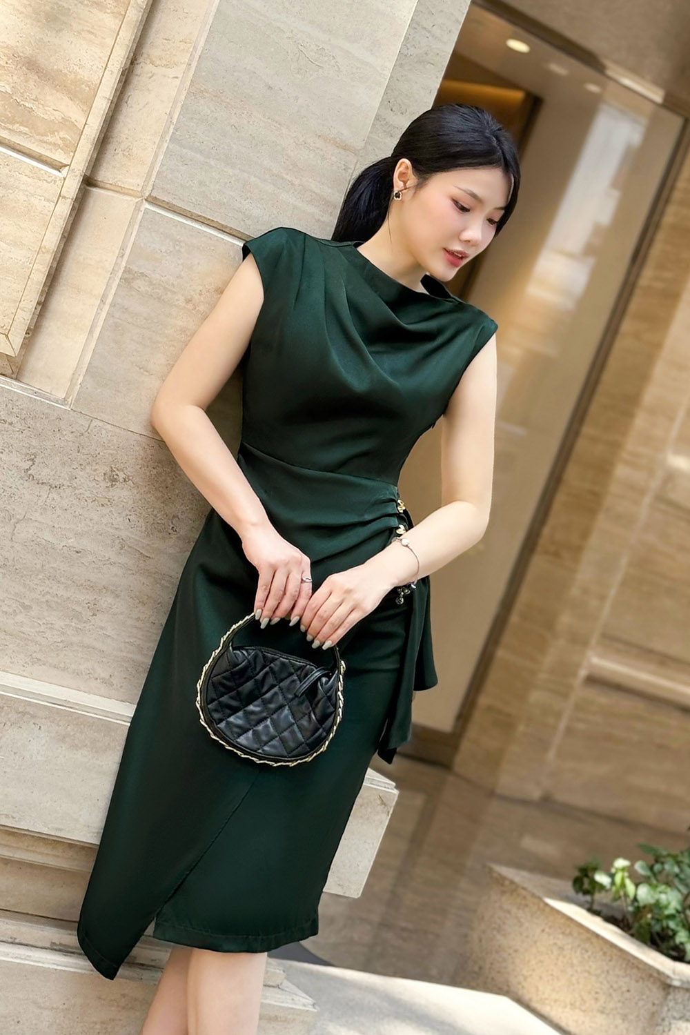 Đầm lụa dự tiệc màu xanh dáng ôm đắp chéo