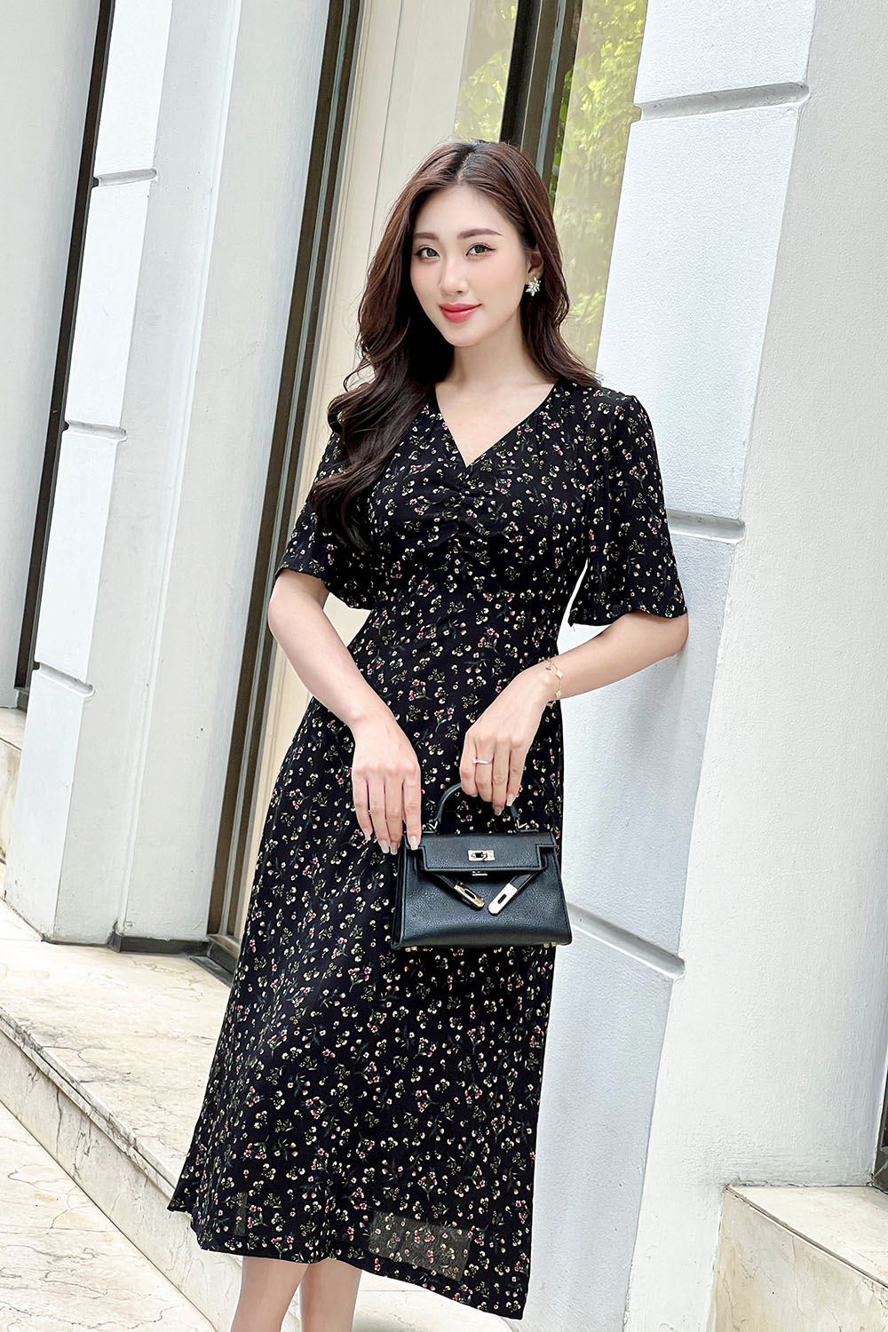 Đầm xòe hoa nhí cổ V nhấn ngực HL28-02