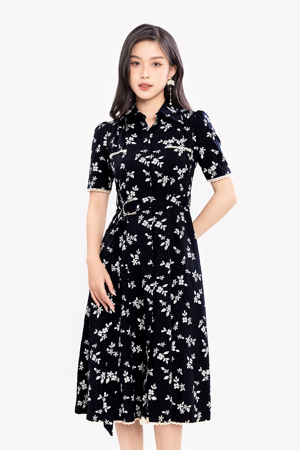 Đầm xòe xanh đen hoa nhí kèm đai eo