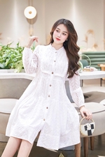 Đầm trắng babydoll xô thêu tay dài