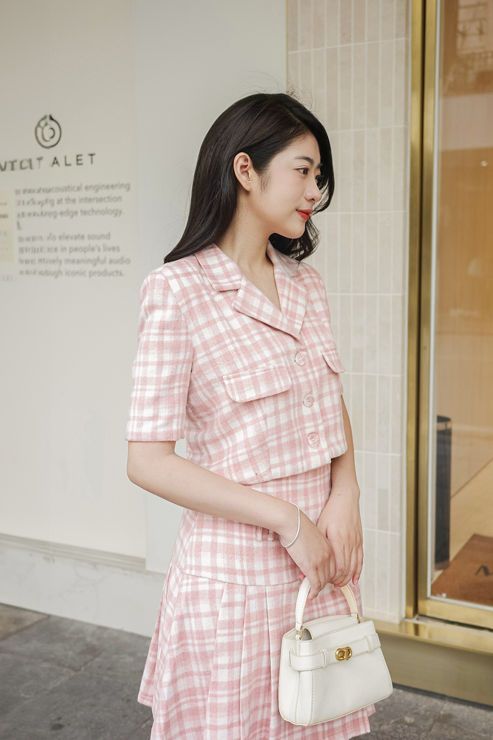 Áo kiểu caro hồng dáng ngắn cổ đan tông