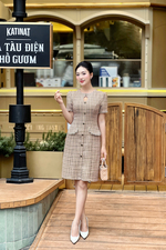 Đầm tweed dáng ôm phối nút cổ cut-out