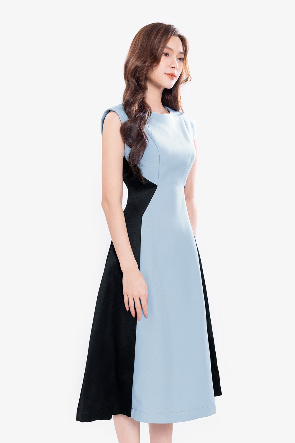 Đầm chữ A sát nách phối màu xanh đen