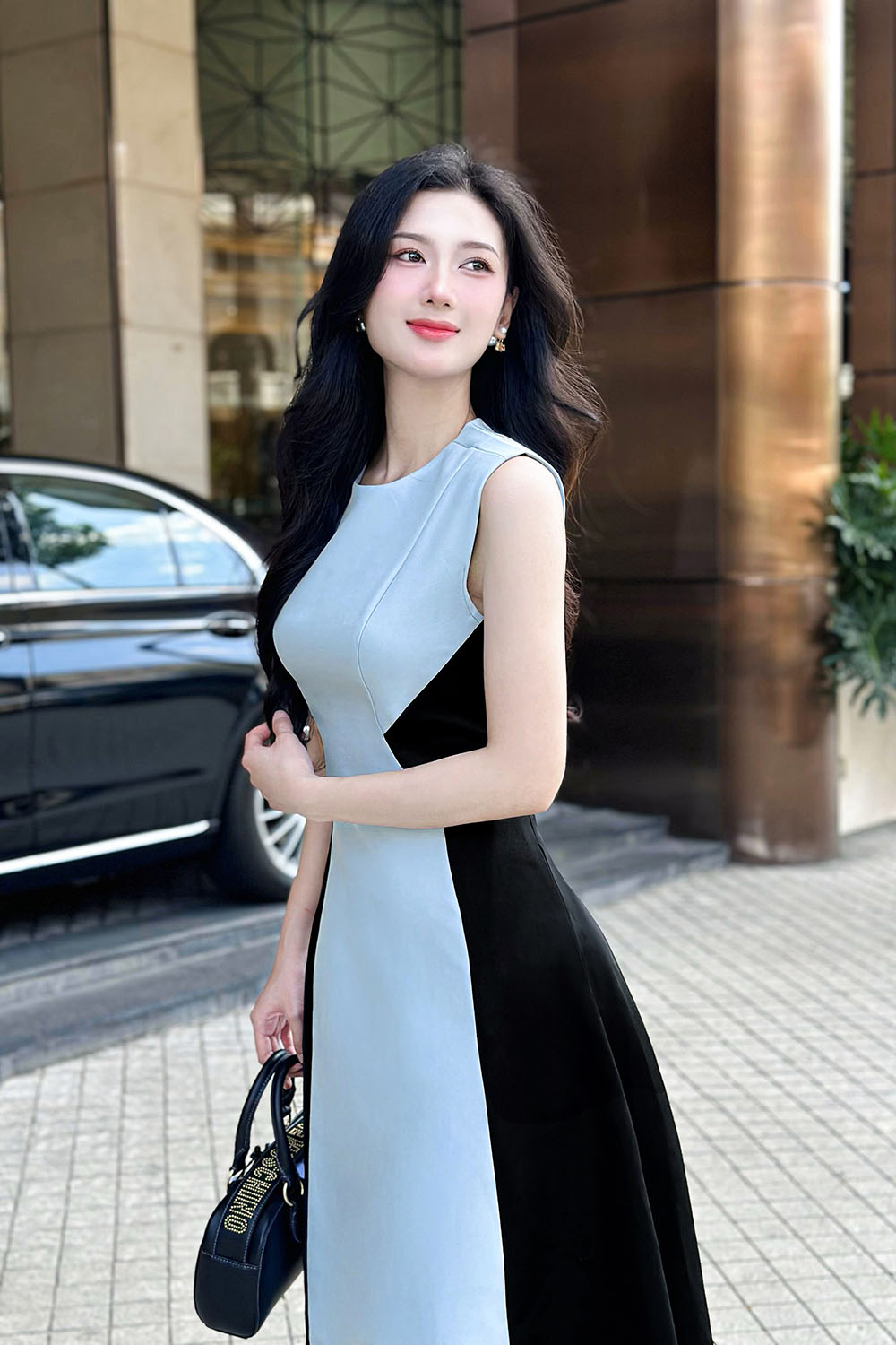 Đầm chữ A sát nách phối màu xanh đen