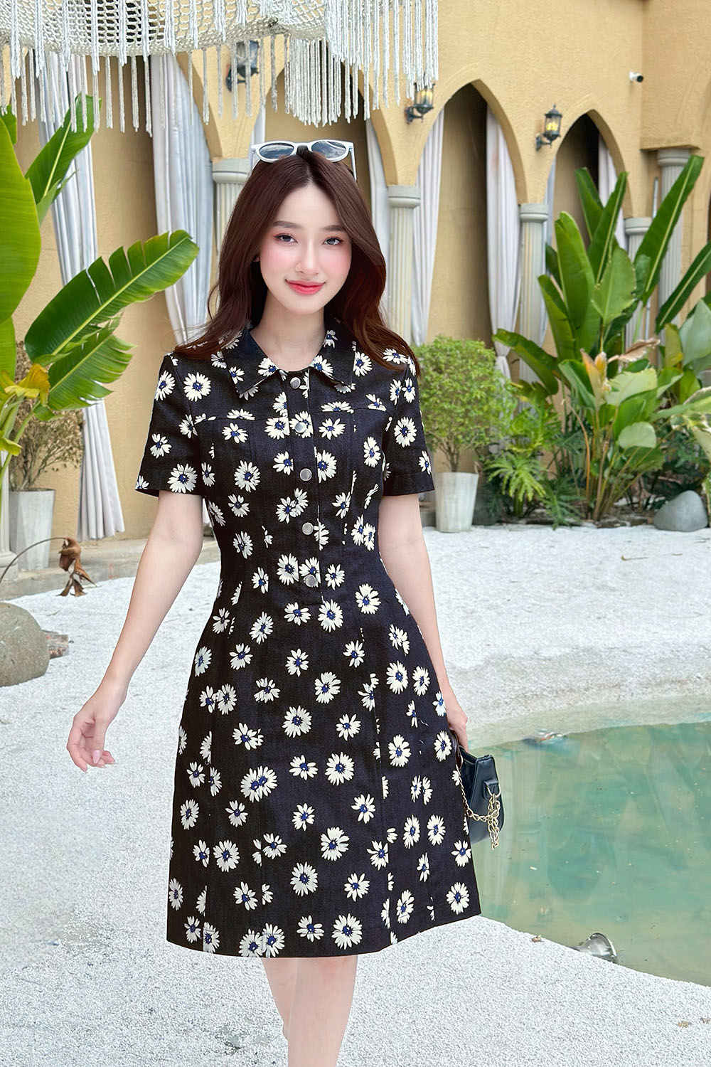Đầm denim dáng chữ A họa tiết hoa